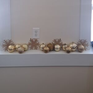 Bundle of 16 Victorian Traditional Gold Ornaments.